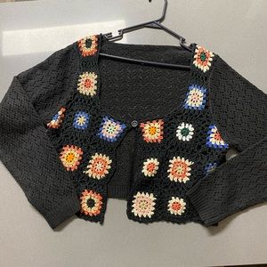 Black CROPPED long sleeve crochet sweater